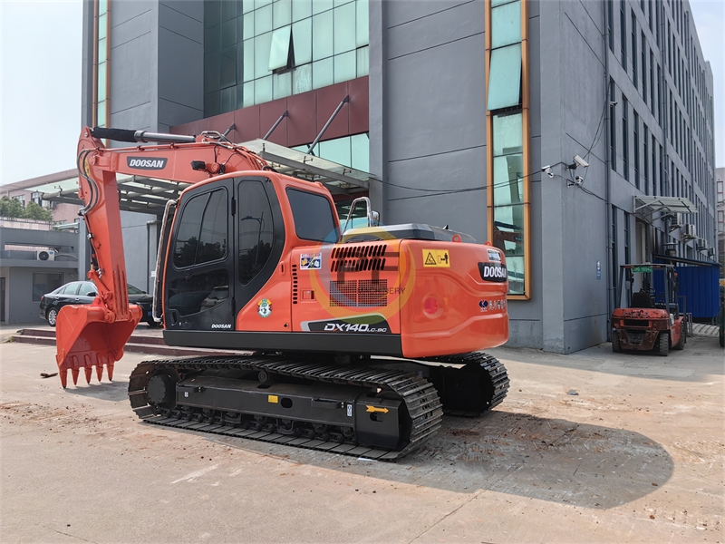 USED EXCAVATOR DOOSAN DX140LC FOR SALE
