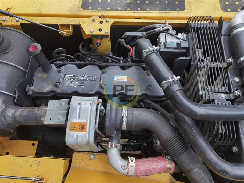 Komatsu PC220-8 excavator