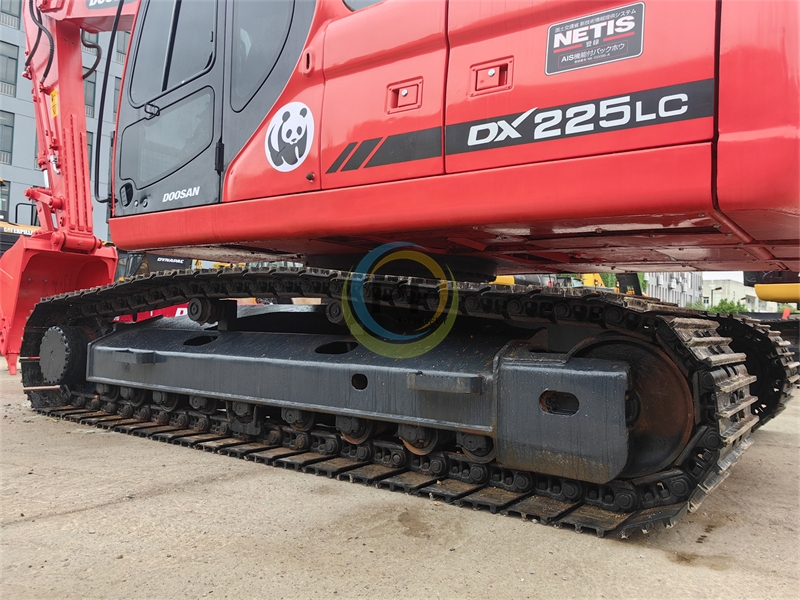USED Excavator Doosan DX225LC 