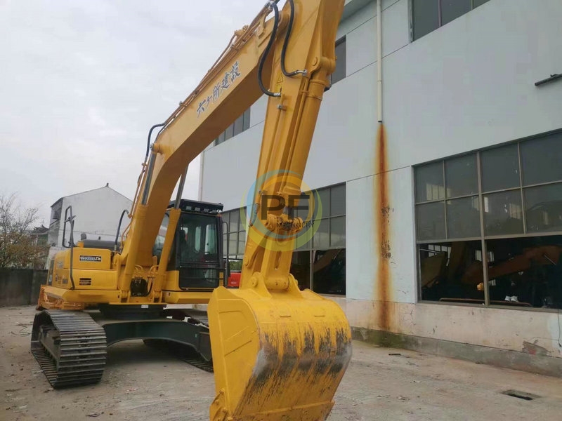 komatsu pc220 excavator 