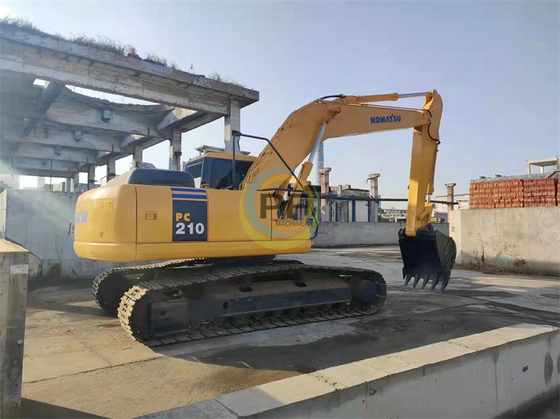 Komatsu PC210-7 Excavator