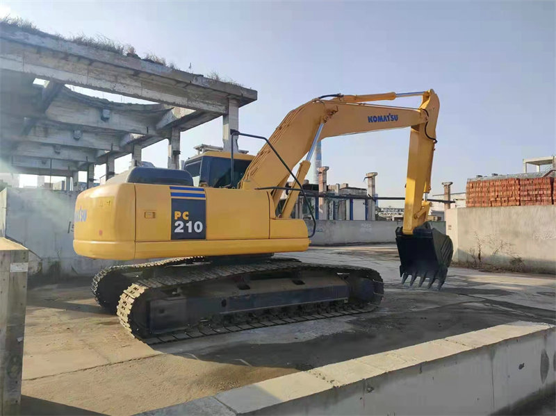 Komatsu PC210-7 Excavator