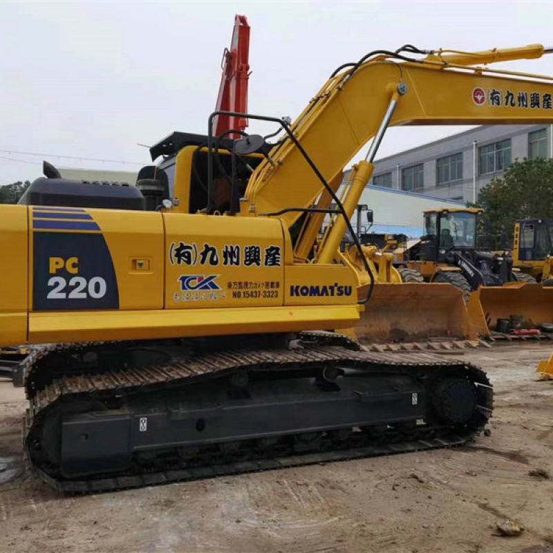 Komatsu PC220-8 excavator
