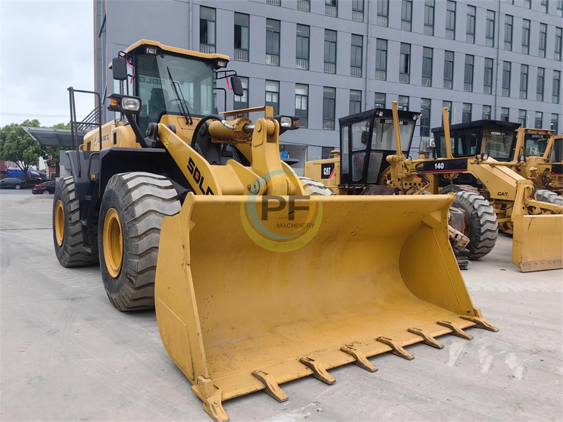SDLG Loader L956F Almost New
