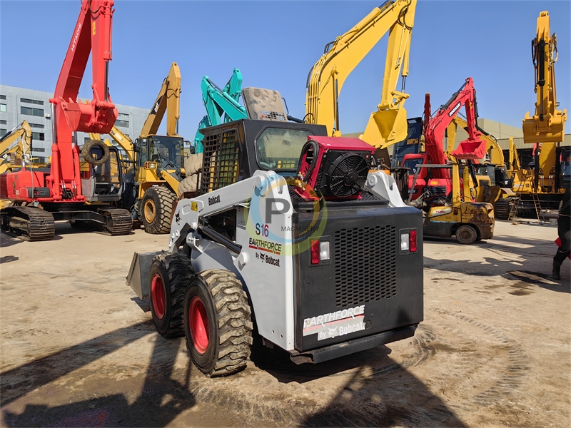 Used loader Bobcat S16 skid steer loader