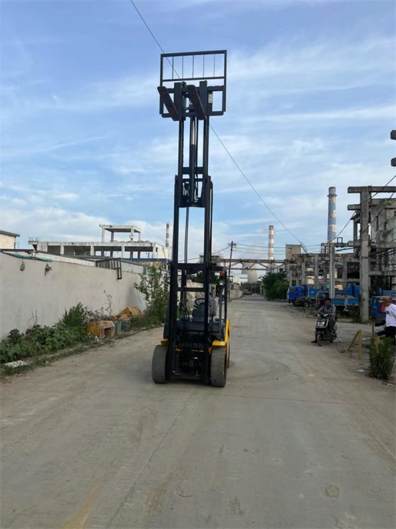 komatsu forklift 3ton 4.5m lift