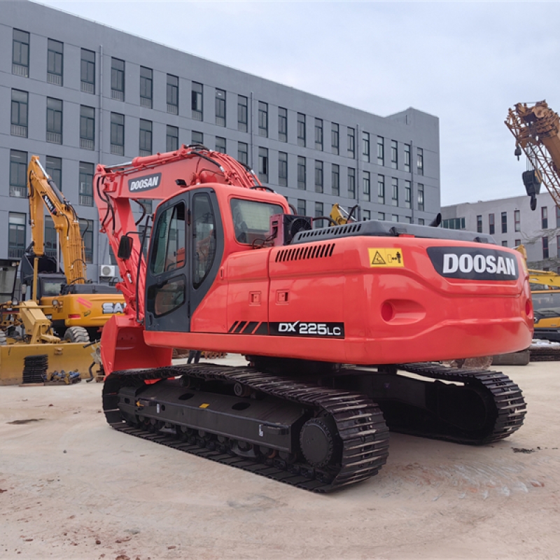 Doosan DX225 Crawler excavator