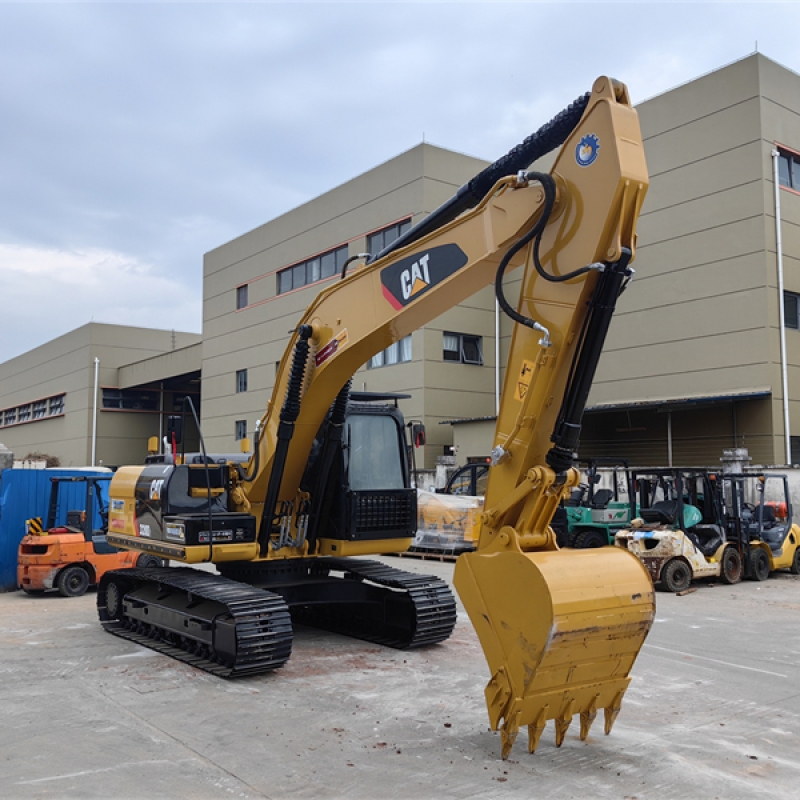 Used Caterpillar 320D excavator