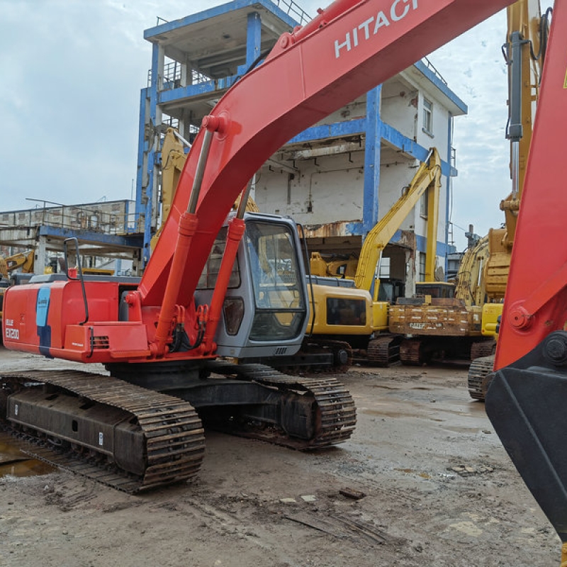 Hitachi EX200-3 Excavator