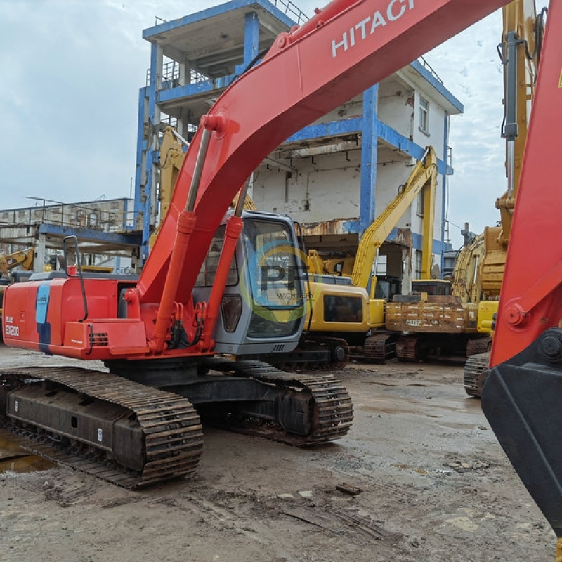 Hitachi EX200-3 Excavator