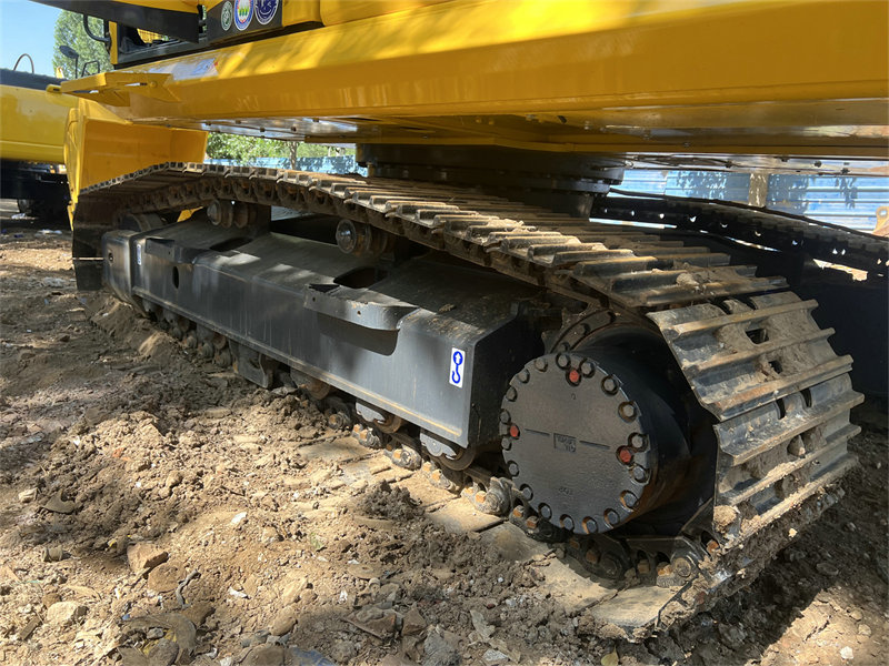 Komatsu PC200-8 Excavator