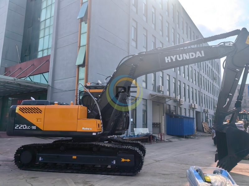HYUNDAI 220LC-9S Crawler Excavator