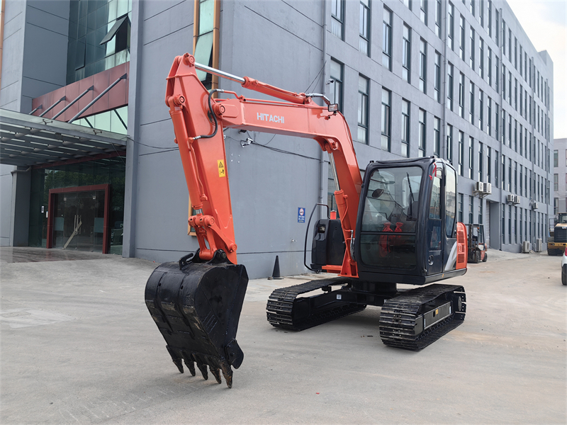 HITACHI ZAXIS70 MINI EXCAVATOR
