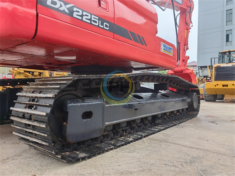 USED Excavator Doosan DX225LC 