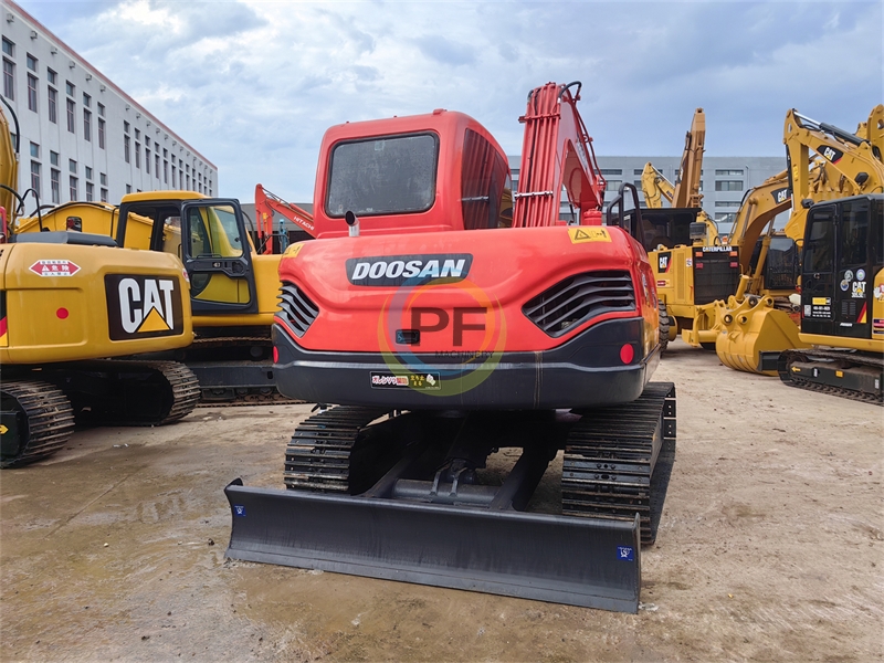 Doosan DX80-9 Excavator