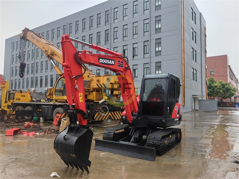 Doosan DX60 Excavator With Good Condition